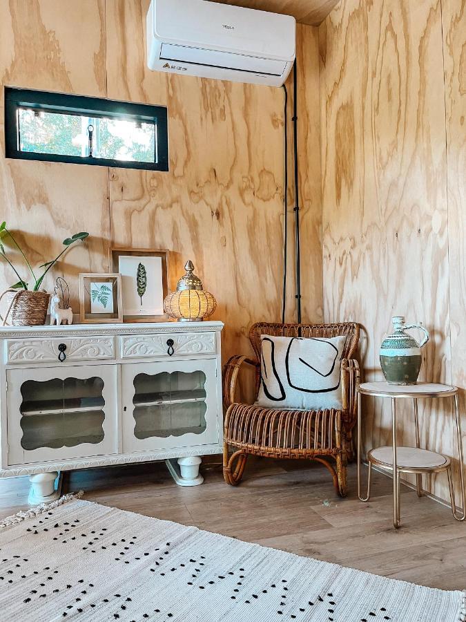 Elysian Fields - The Island Tiny House Acomodação com café da manhã Sadu Exterior foto