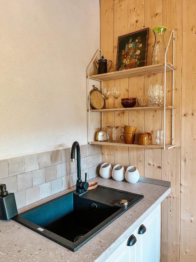 Elysian Fields - The Island Tiny House Acomodação com café da manhã Sadu Exterior foto