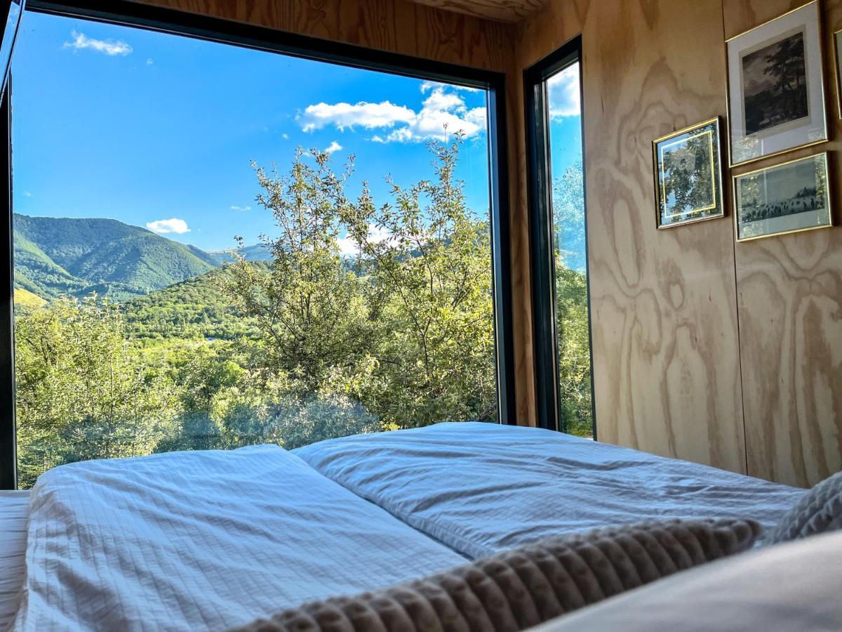 Elysian Fields - The Island Tiny House Acomodação com café da manhã Sadu Exterior foto